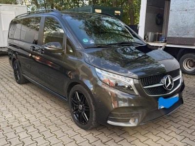Schwarz Gebraucht 2022 Mercedes V300 Edition Van / Kleinbus | 55.000 € (Superpreis)