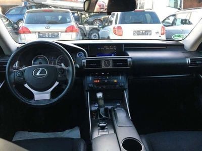 Lexus IS300h