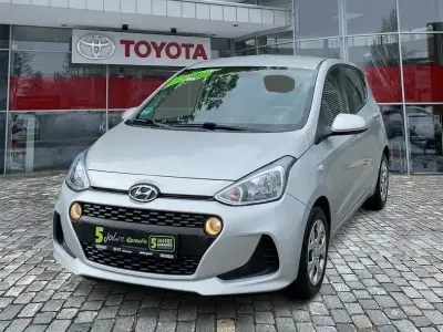 Gebraucht Hyundai i10 Trend 87 PS (63 kW) 2018 Sleek silver / met Kleinwagen