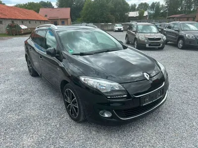 Gebraucht Renault Mégane III Bose Edition 131 PS (96 kW) 2012 Schwarz Limousine