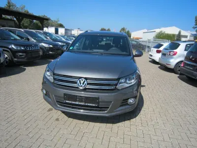 Gebraucht VW Tiguan LOUNGE 150 PS (110 kW) 2016 Pepper grey metallic SUV