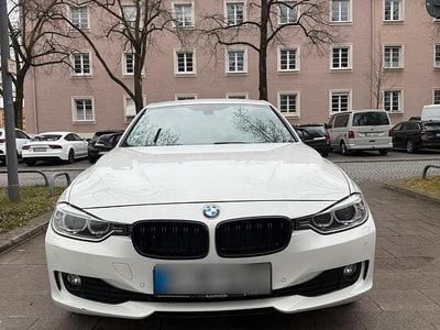 Gebraucht BMW 320 Comfort Edition 184 PS (135 kW) 2012 Weiß Limousine