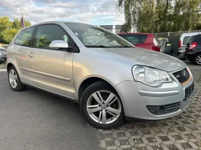 Gebraucht VW Polo Comfortline 75 PS (55 kW) 2005 Silber Limousine