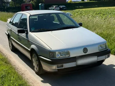 Gebraucht VW Passat 116 PS (85 kW) 1991 Silber Limousine
