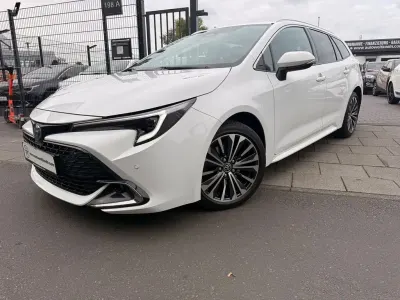 Gebraucht Toyota Corolla Team 196 PS (144 kW) 2024 Weiß Kombi