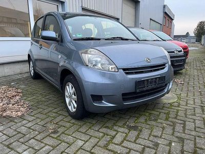 Gebraucht Daihatsu Sirion 91 PS (66 kW) 2010 Silber Kleinwagen