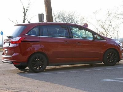 Gebraucht Ford Grand C-Max Titanium 150 PS (110 kW) 2017 Rot Van / Kleinbus