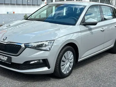 Gebraucht Skoda Scala Active 95 PS (69 kW) 2021 Grau Kleinwagen