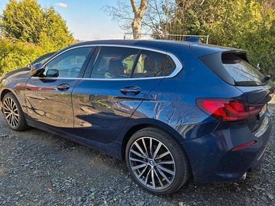 Usata BMW 118 Luxury Line 150 CV (110 kW) 2019 Blu Utilitaria