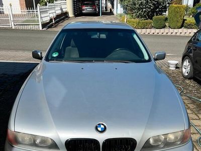 BMW 528