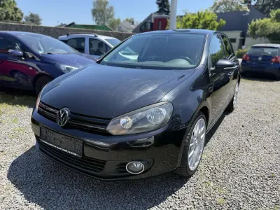 Gebraucht VW Golf VI Trendline 105 PS (77 kW) 2011 Deep black perleffekt Kleinwagen