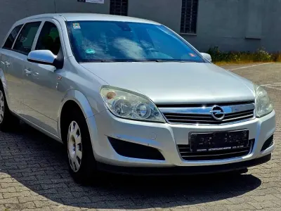 Gebraucht Opel Astra 110 PS (80 kW) 2009 Silber Kombi