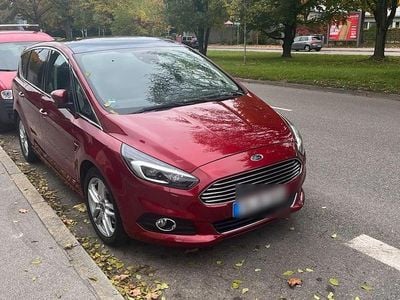Rot Gebraucht 2019 Ford S-MAX S Van / Kleinbus | 16.999 € (Guter Preis)