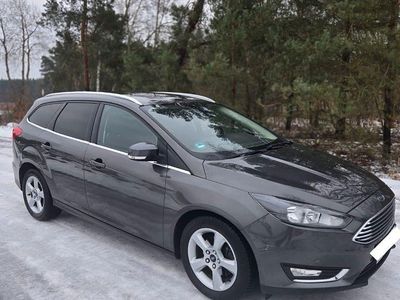 Gebraucht Ford Focus Titanium 125 PS (91 kW) 2018 Grau Kombi