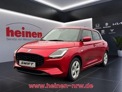 Rot Gebraucht 2025 Suzuki Swift Comfort Kleinwagen | 16.480 € (Guter Preis)