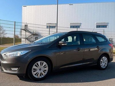 Gebraucht Ford Focus Titanium 150 PS (110 kW) 2016 Grau Kombi
