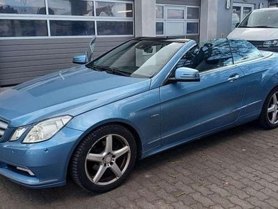 Usata Mercedes E250 204 CV (150 kW) 2010 Blu Cabrio