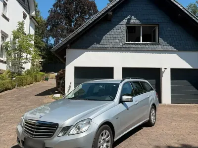 Gebraucht Mercedes E300 231 PS (169 kW) 2011 Silber Kombi