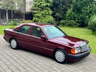 Gebraucht Mercedes 190 Avantgarde 107 PS (78 kW) 1992 Rot Limousine