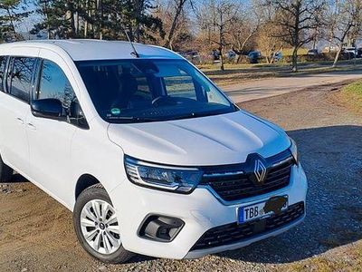 Weiß Gebraucht 2025 Renault Kangoo Equilibre Van / Kleinbus | 35.500 € (Teuer)