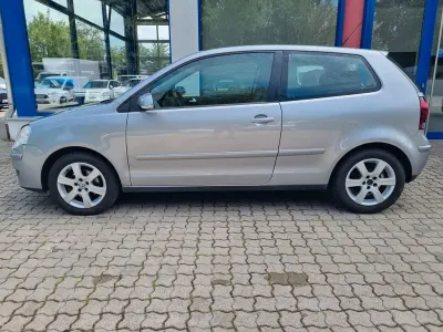 Gebraucht VW Polo Comfortline 75 PS (55 kW) 2005 Silber Limousine