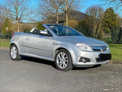 Second-hand Opel Tigra 90 CP (66 kW) 2006 Argintiu Cabrio