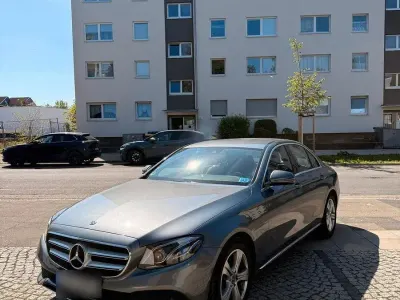Gebraucht Mercedes E200 AMG line 150 PS (110 kW) 2017 Grau Limousine