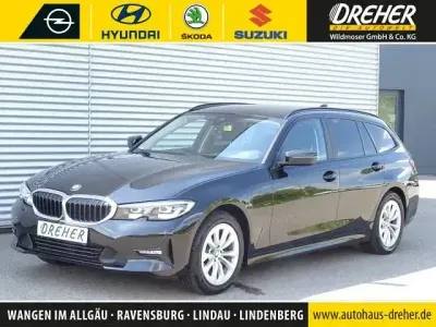 Gebraucht BMW 320 Advantage 190 PS (139 kW) 2022 Black sapphire metallic Kombi