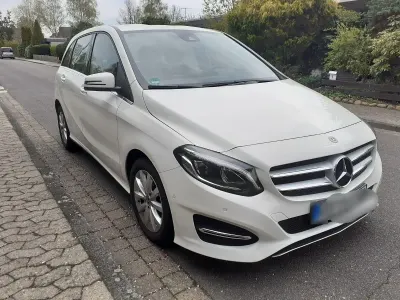 Gebraucht Mercedes B180 Style 122 PS (89 kW) 2017 Weiß Kleinwagen