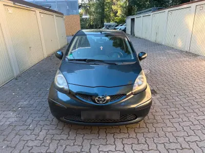 Gebraucht Toyota Aygo 70 PS (51 kW) 2006 Blau Kleinwagen