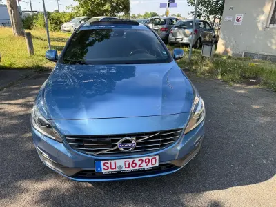 Gebraucht Volvo V60 Momentum 181 PS (133 kW) 2014 Blau Kombi
