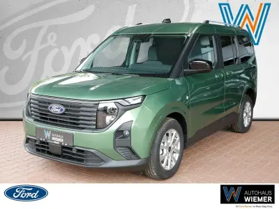 Neu Ford Tourneo Courier Titanium 125 PS (91 kW) 2026 Grün Van / Kleinbus