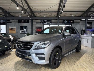 Grau Gebraucht 2012 Mercedes ML350 AMG line SUV | 23.900 € (Etwas zu teuer)