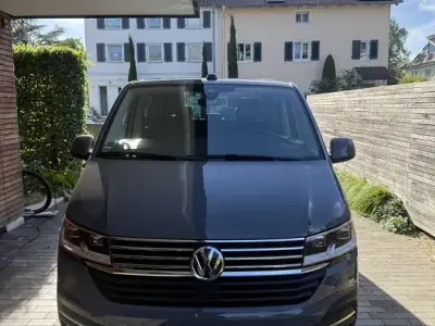 Gebraucht VW Multivan 199 PS (146 kW) 2020 Grau Van / Kleinbus