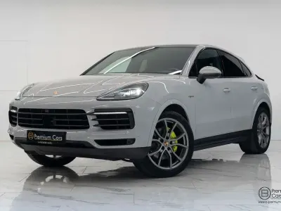 Gebraucht Porsche Cayenne Platinum Edition 462 PS (339 kW) 2023 Silber SUV