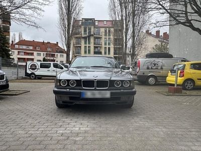 Second-hand BMW 750 300 CP (220 kW) 1991 Gri Berlinǎ