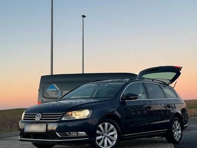 Gebraucht VW Passat 140 PS (102 kW) 2014 Violet Kombi