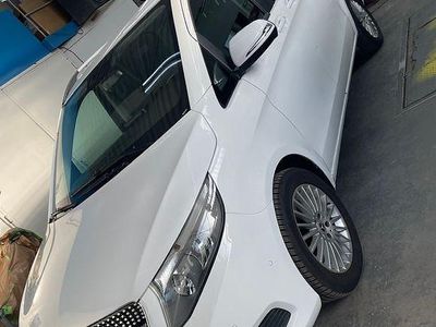 Mercedes V220