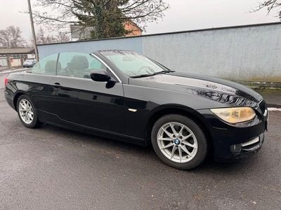 Schwarz Gebraucht 2011 BMW 318 Cabriolet Sport Line Cabrio | 10.800 € (Guter Preis)