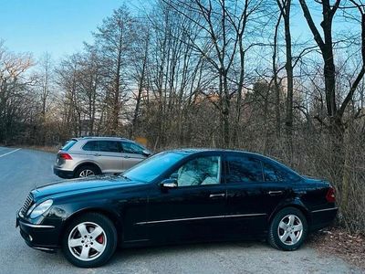 Gebraucht Mercedes E240 Avantgarde 177 PS (130 kW) 2004 Limousine