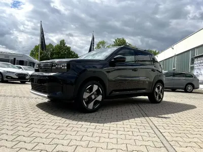 Neu Fiat Grande Panda La Prima 83 kW (113 PS) 2026 Cinema schwarz metallic Kleinwagen