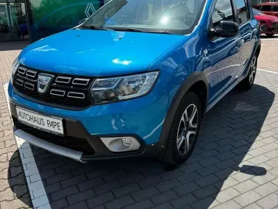 Gebraucht Dacia Sandero Celebration 90 PS (66 kW) 2018 Blau sky Kleinwagen
