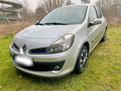 Używany Renault Clio III 90 KM (66 kW) 2006 Srebrny Hatchback