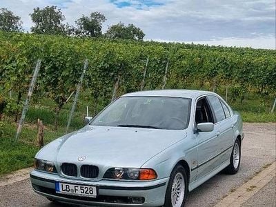 BMW 528