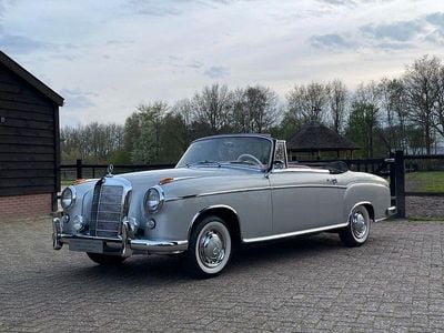 Second-hand Mercedes 220 111 CP (81 kW) 1959 Argintiu Cabrio
