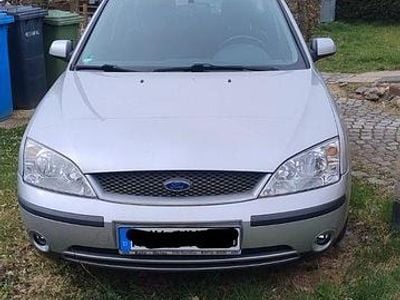 Gebraucht Ford Mondeo Trend 145 PS (106 kW) 2002 Silber Limousine