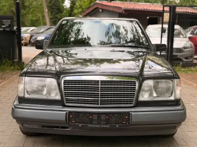 Brugt Mercedes E220 150 HK (110 kW) 1994 Grå Sedan