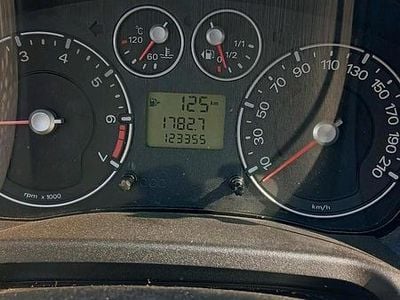 Gebraucht Ford Fiesta 78 PS (57 kW) 2006 Grau Kleinwagen