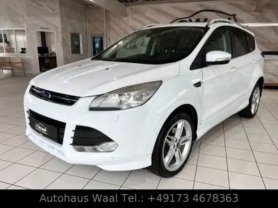Gebraucht Ford Kuga Individual 179 PS (131 kW) 2015 Weiß SUV