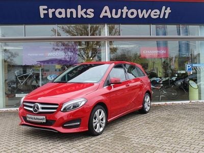 Gebraucht Mercedes B200 Style 136 PS (100 kW) 2018 Rot Van / Kleinbus